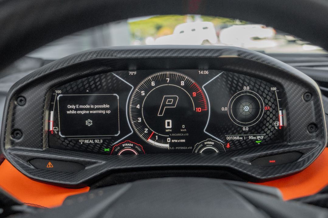 2024 Lamborghini Revuelto