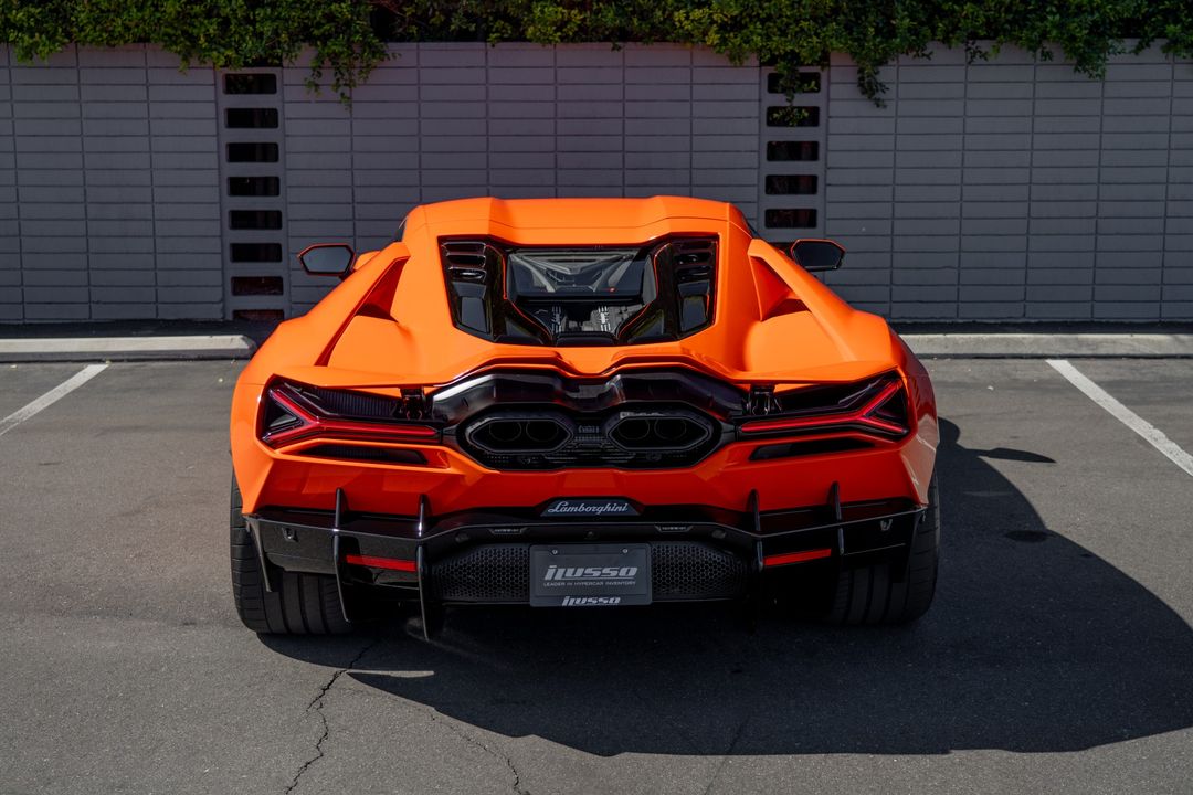 2024 Lamborghini Revuelto