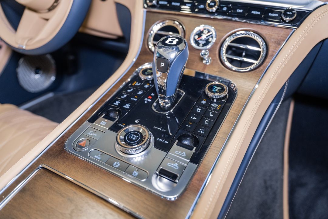 2026 BENTLEY CONTINENTAL GTC AZURE V8