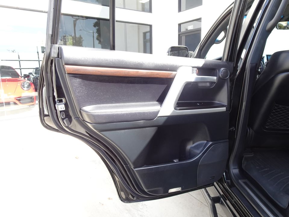 2020 Toyota Land Cruiser