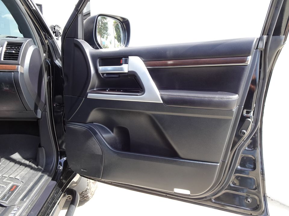 2020 Toyota Land Cruiser