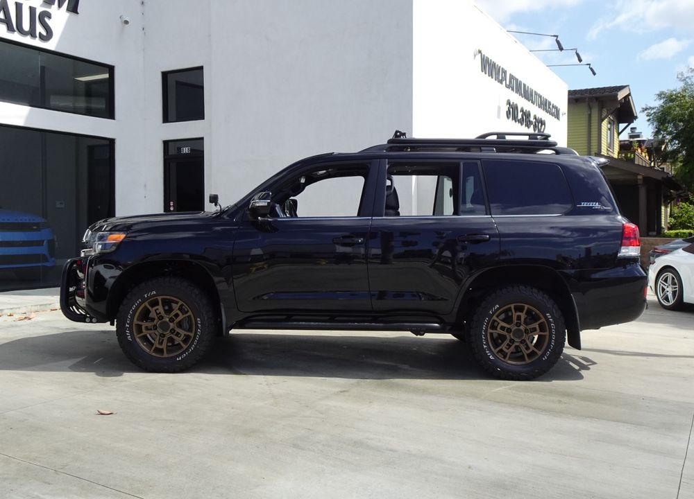 2020 Toyota Land Cruiser