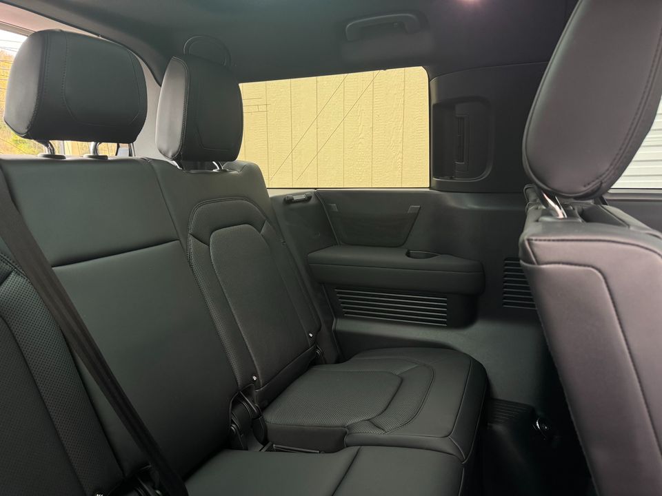 2023 Land Rover Defender