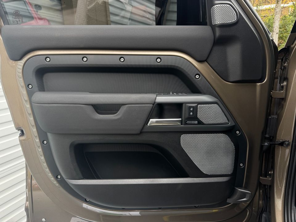 2023 Land Rover Defender