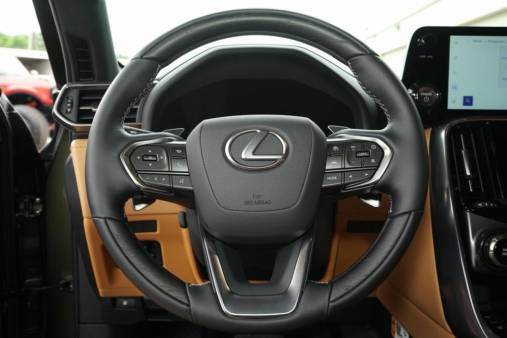 2025 Lexus LX 700H