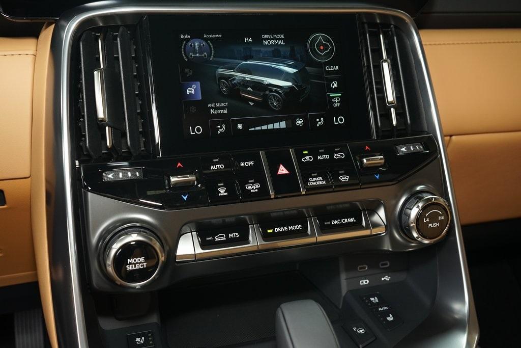 2025 Lexus LX 700H