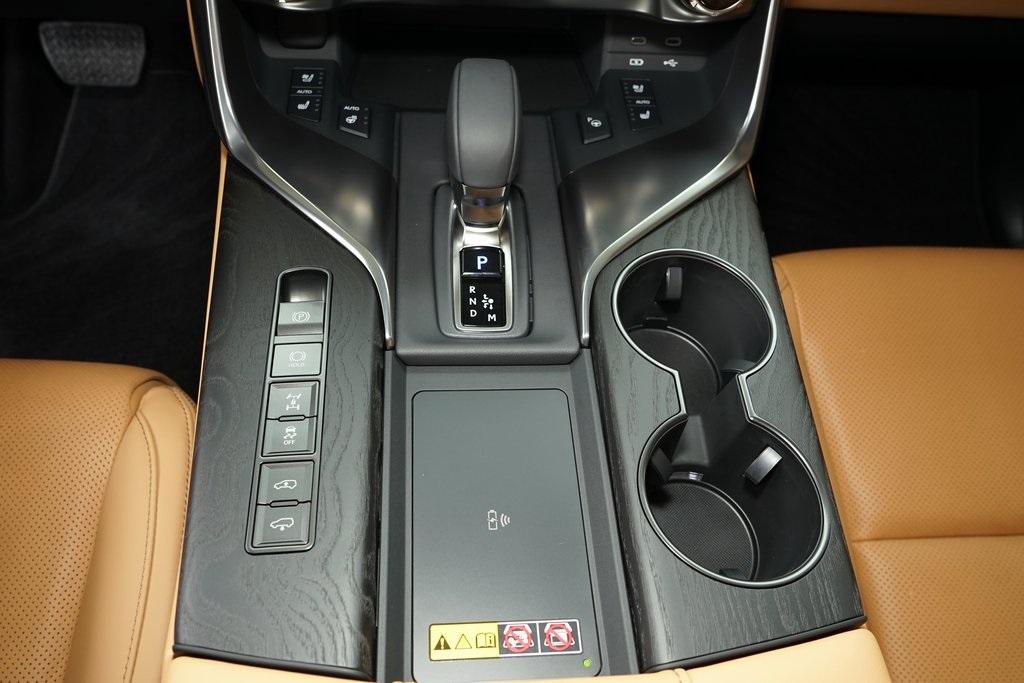 2025 Lexus LX 700H
