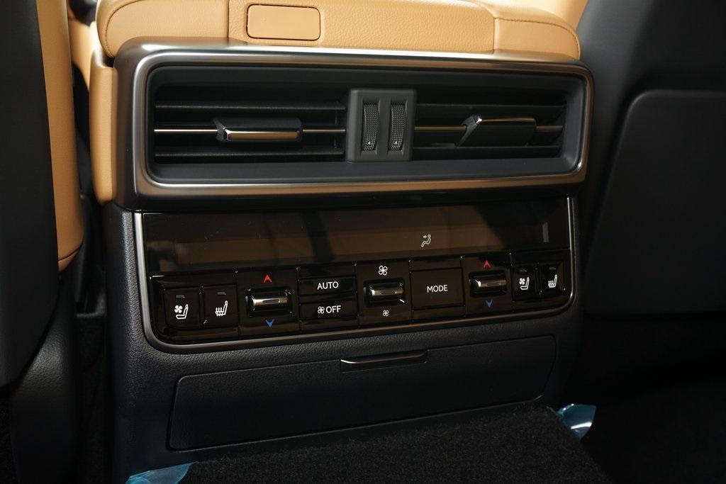 2025 Lexus LX 700H