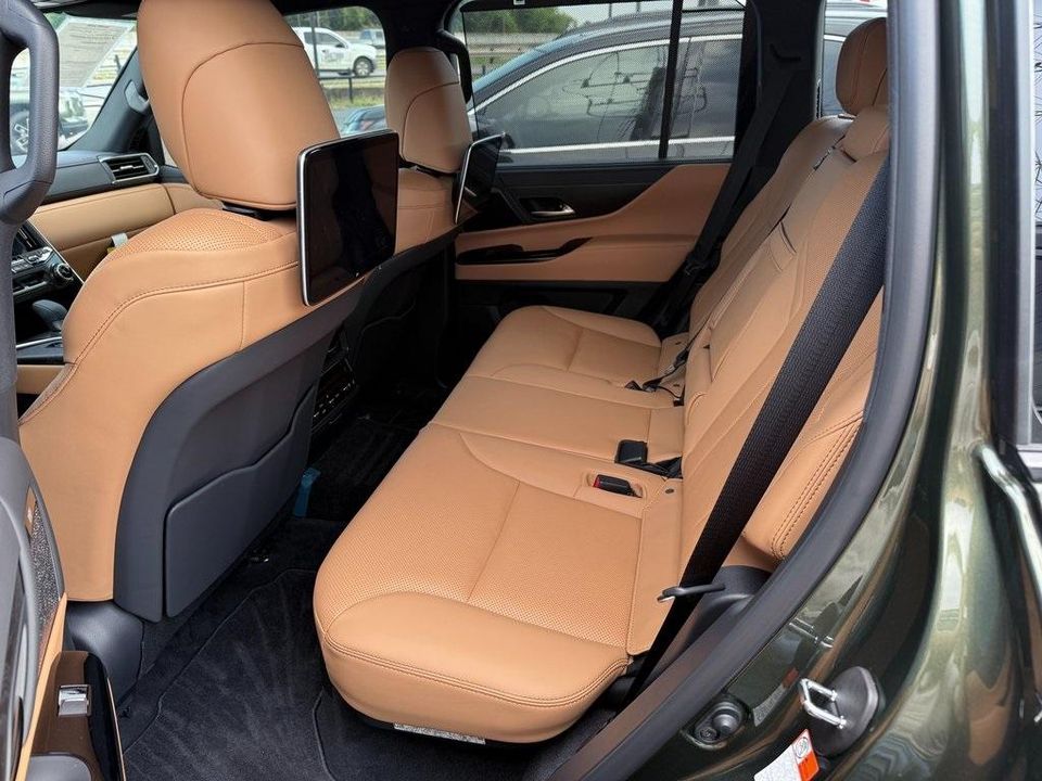 2025 Lexus LX 700H