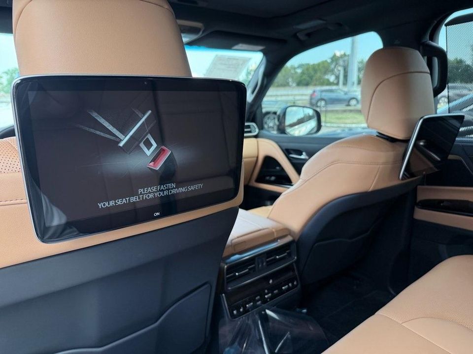 2025 Lexus LX 700H
