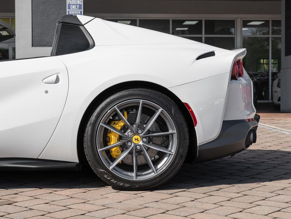 2021 Ferrari 812 GTS