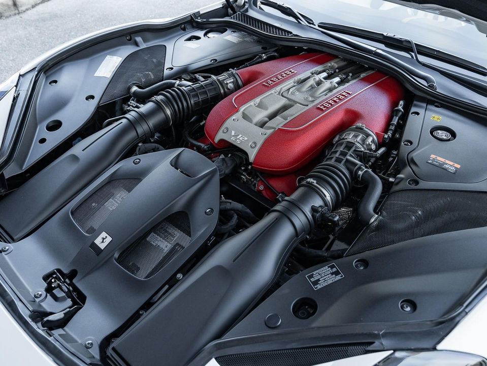 2021 Ferrari 812 GTS