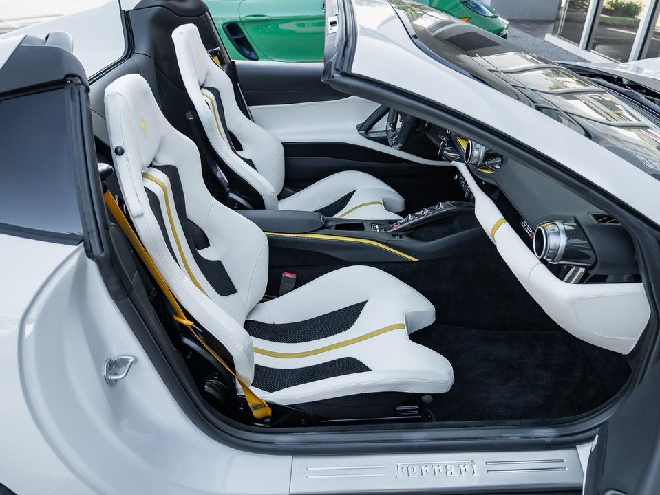 2021 Ferrari 812 GTS