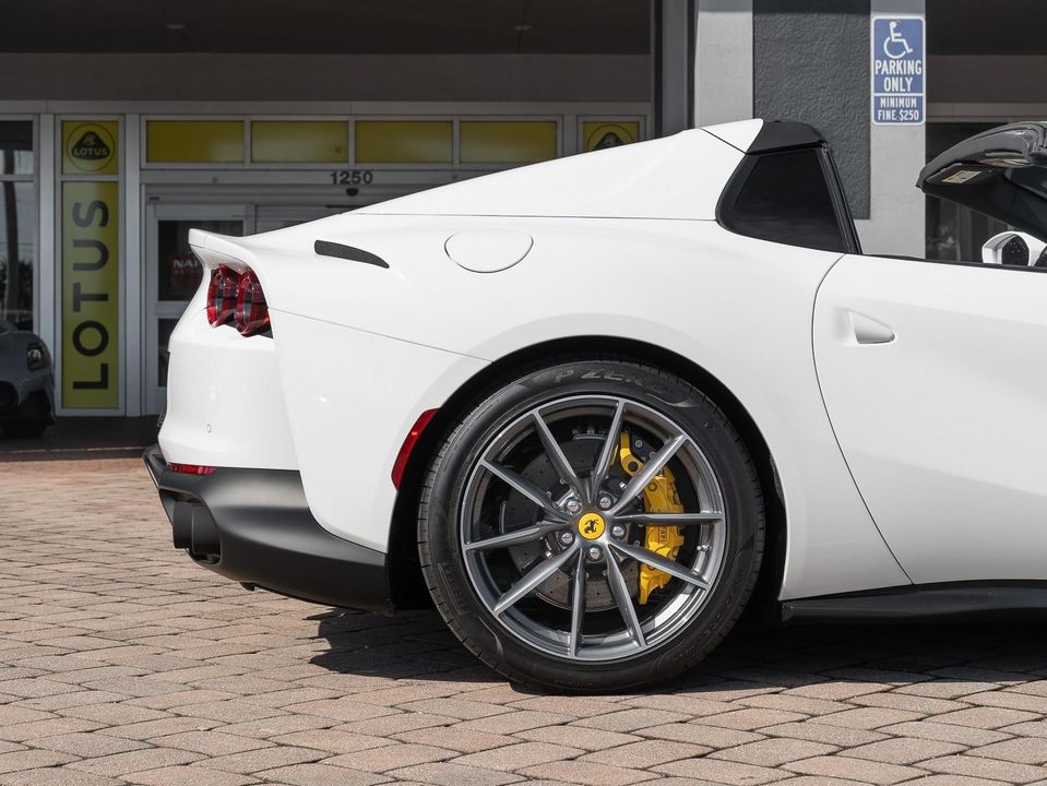 2021 Ferrari 812 GTS