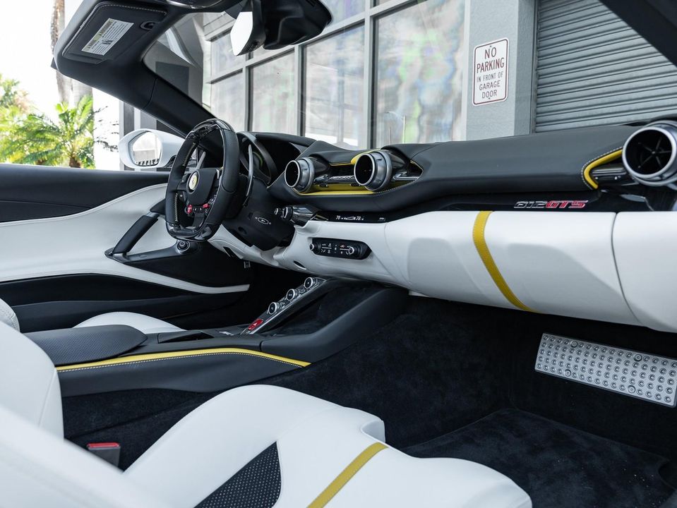 2021 Ferrari 812 GTS