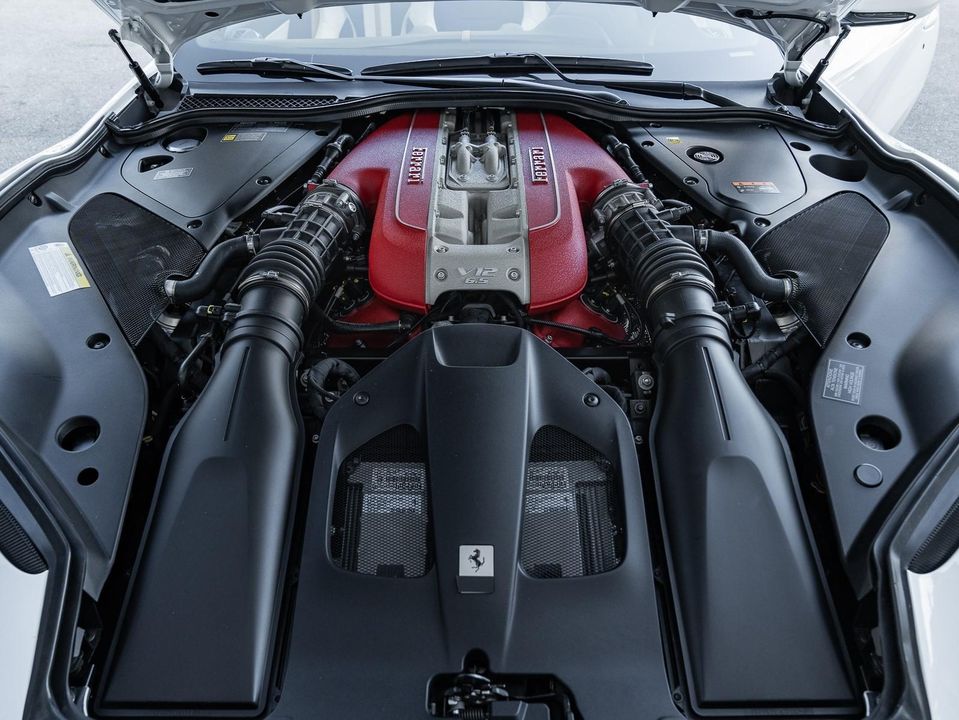 2021 Ferrari 812 GTS