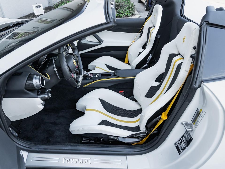 2021 Ferrari 812 GTS