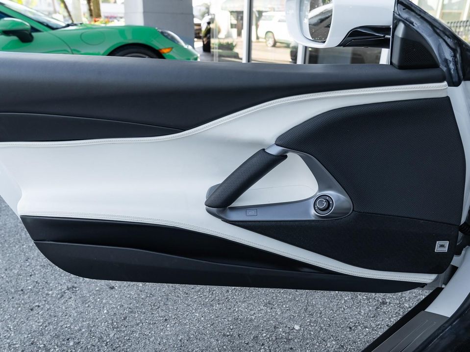 2021 Ferrari 812 GTS