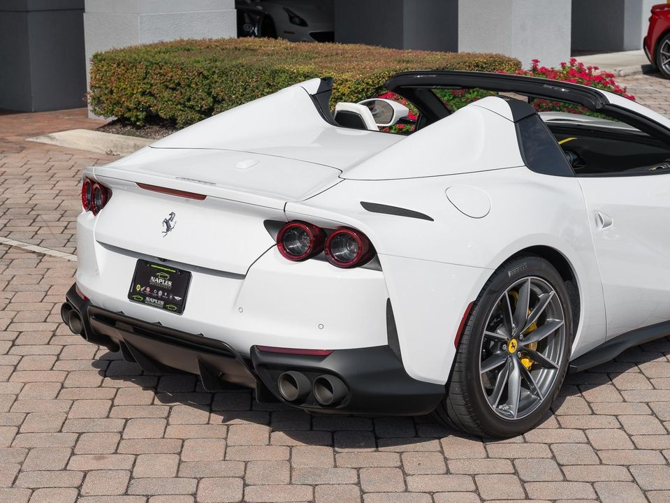 2021 Ferrari 812 GTS