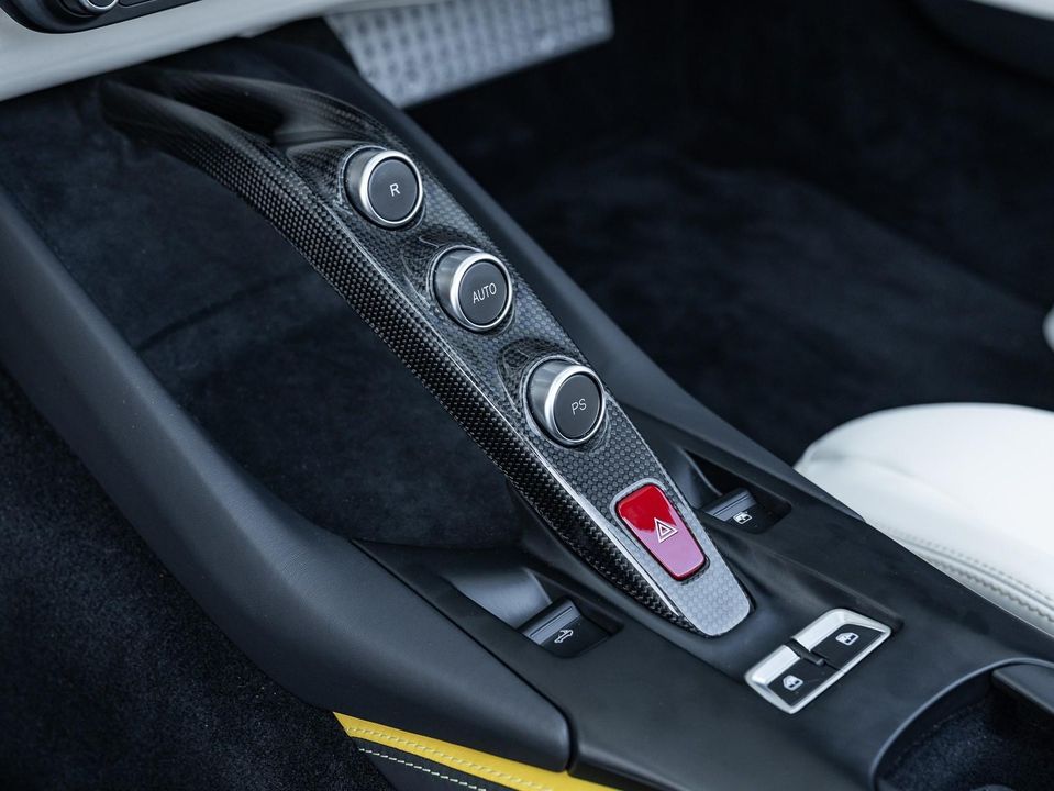 2021 Ferrari 812 GTS