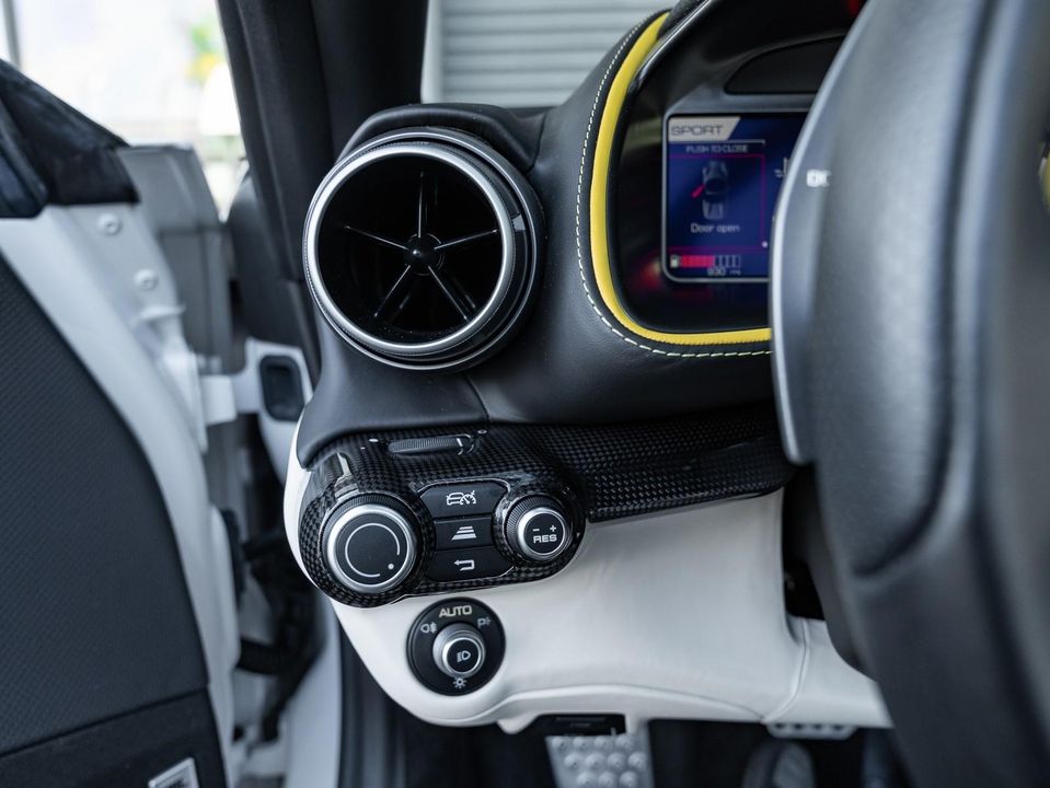 2021 Ferrari 812 GTS