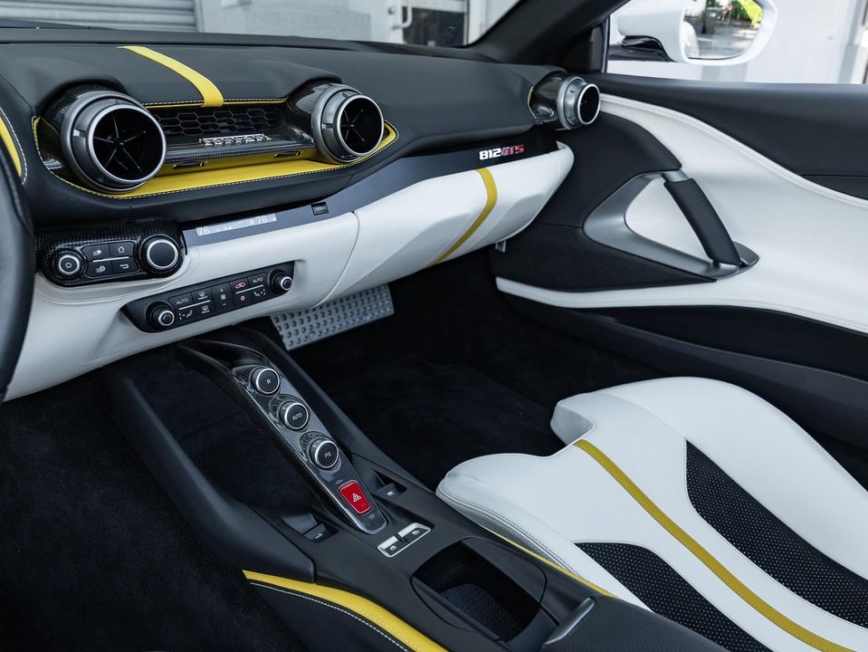 2021 Ferrari 812 GTS