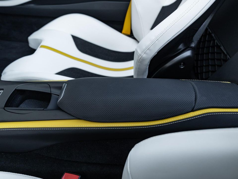 2021 Ferrari 812 GTS