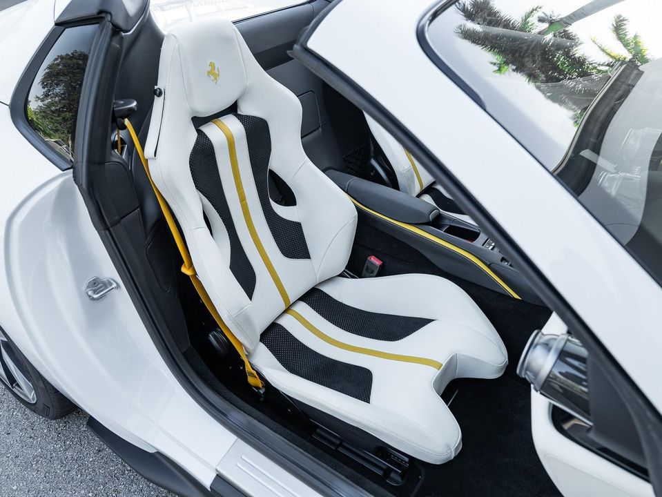 2021 Ferrari 812 GTS