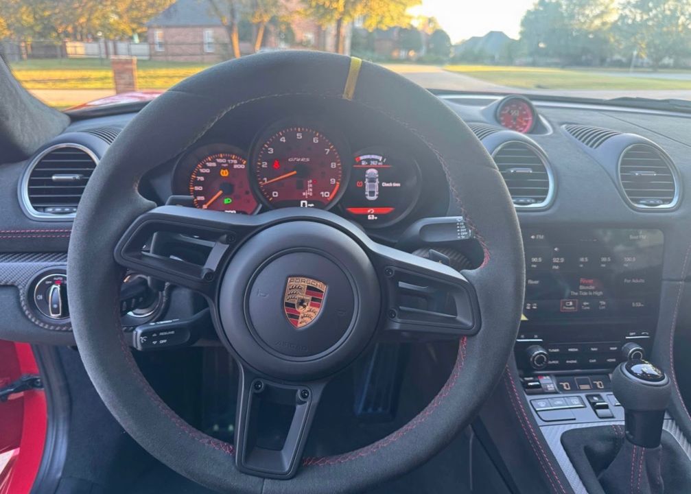 2025 Porsche 718 Cayman