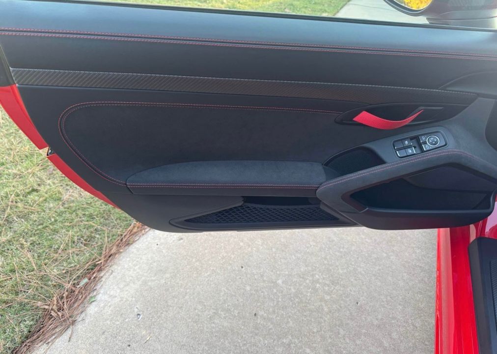 2025 Porsche 718 Cayman