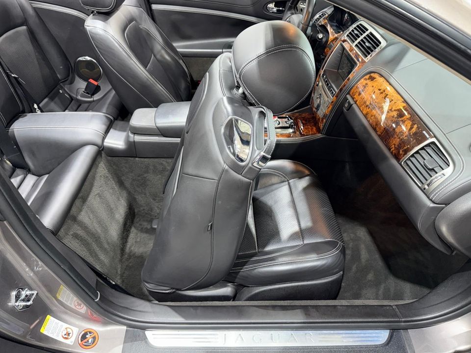2010 Jaguar XKR