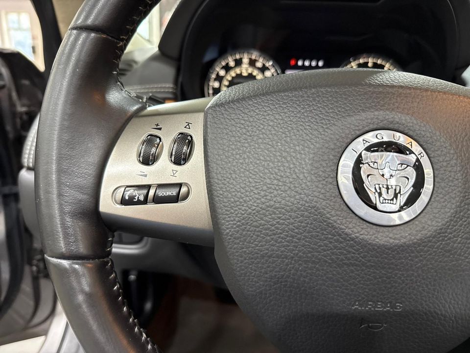 2010 Jaguar XKR