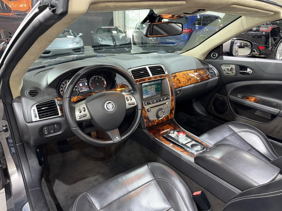 2010 Jaguar XKR