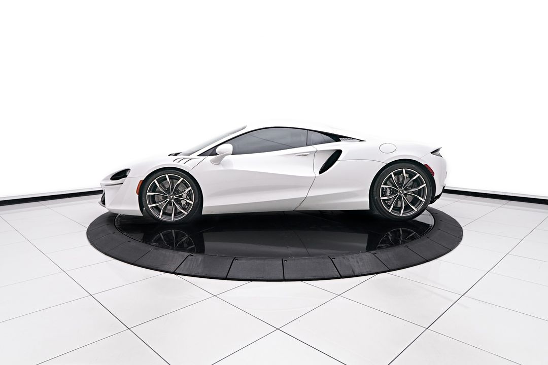 2023 McLaren Artura