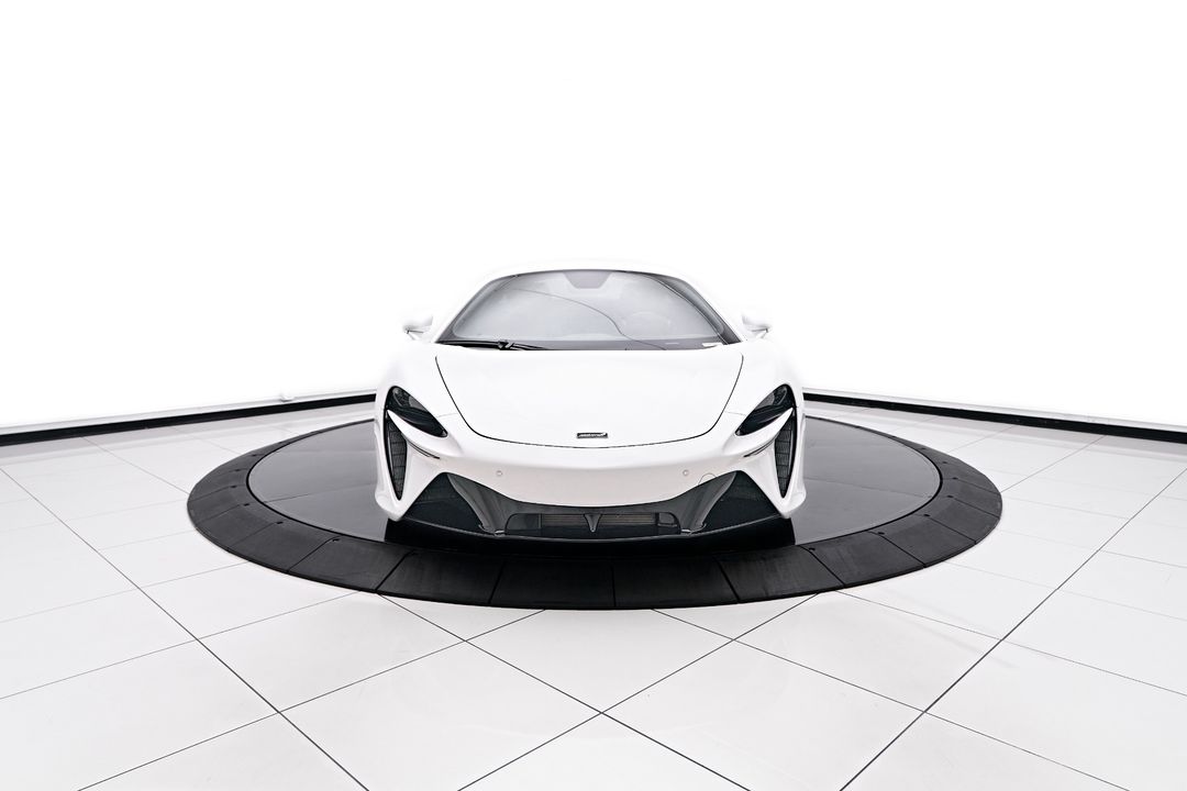 2023 McLaren Artura