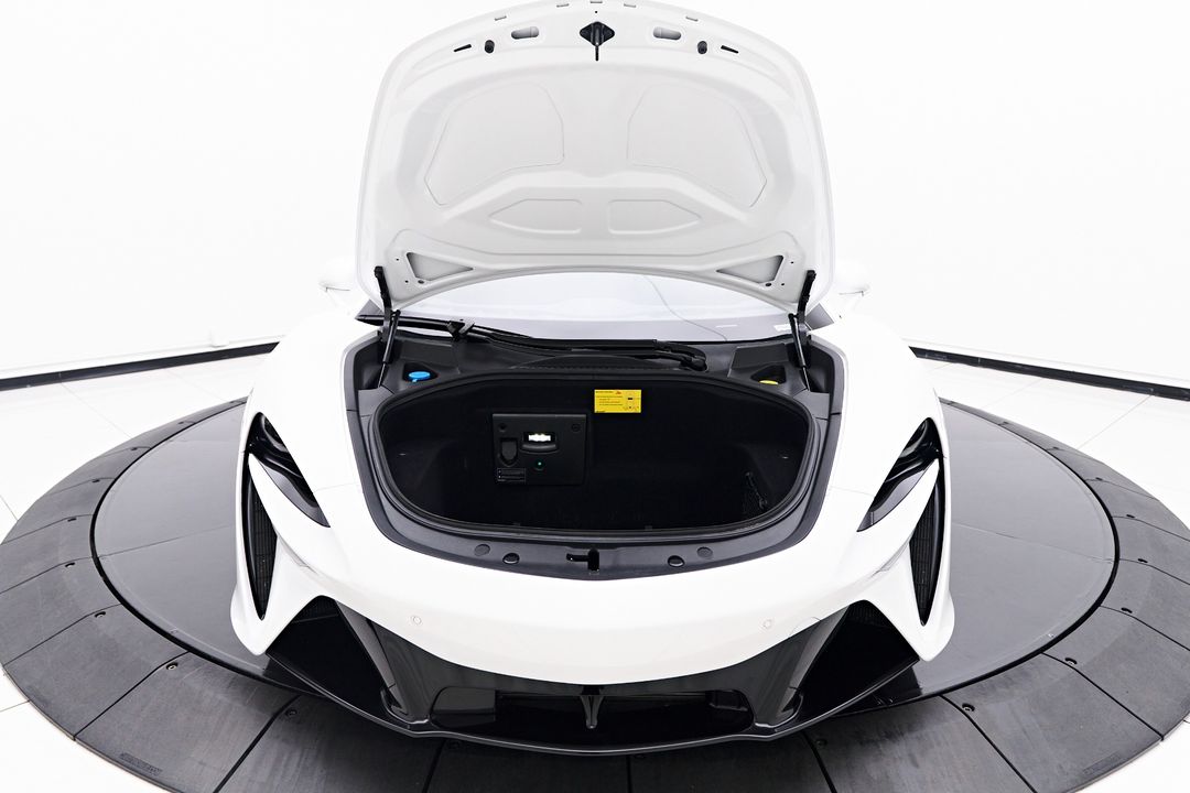 2023 McLaren Artura