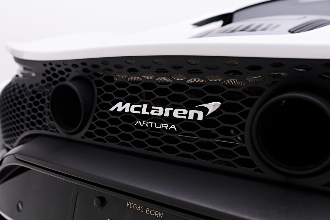 2023 McLaren Artura