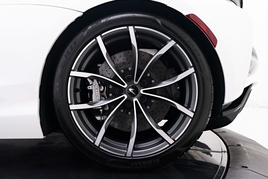 2023 McLaren Artura