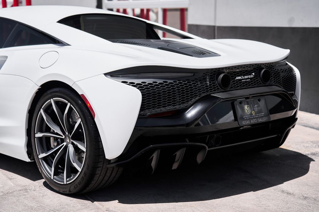 2023 McLaren Artura