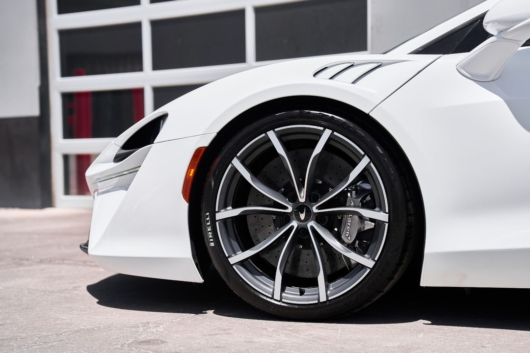 2023 McLaren Artura
