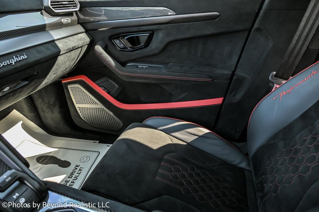 2024 Lamborghini Urus