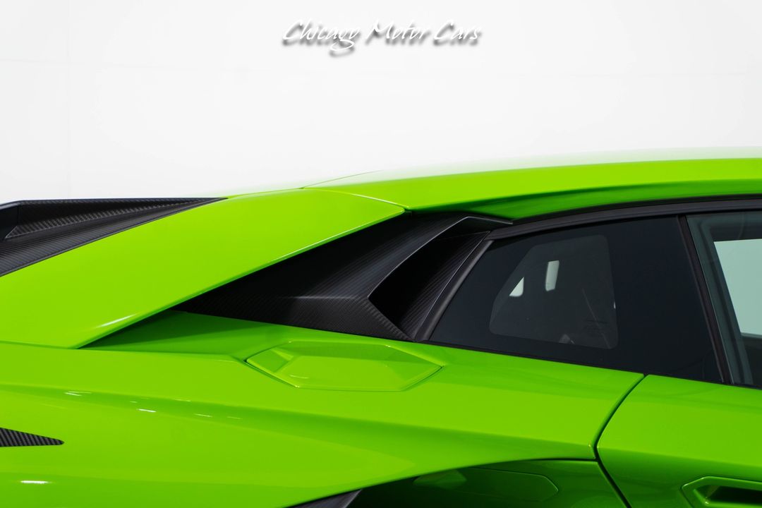 2016 Lamborghini Aventador