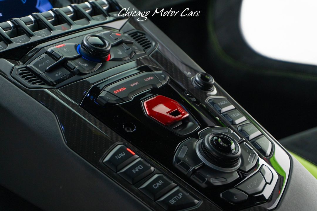 2016 Lamborghini Aventador