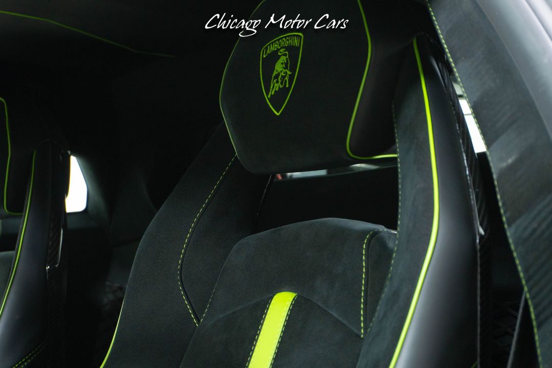 2016 Lamborghini Aventador