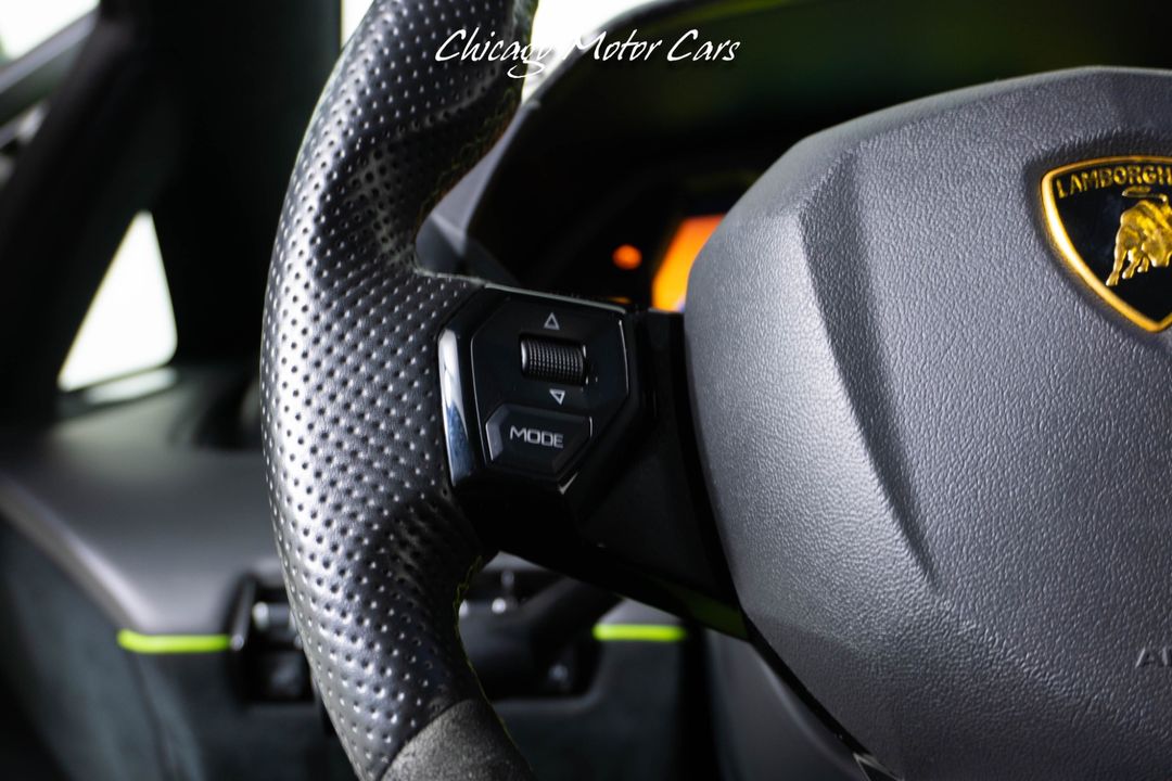 2016 Lamborghini Aventador