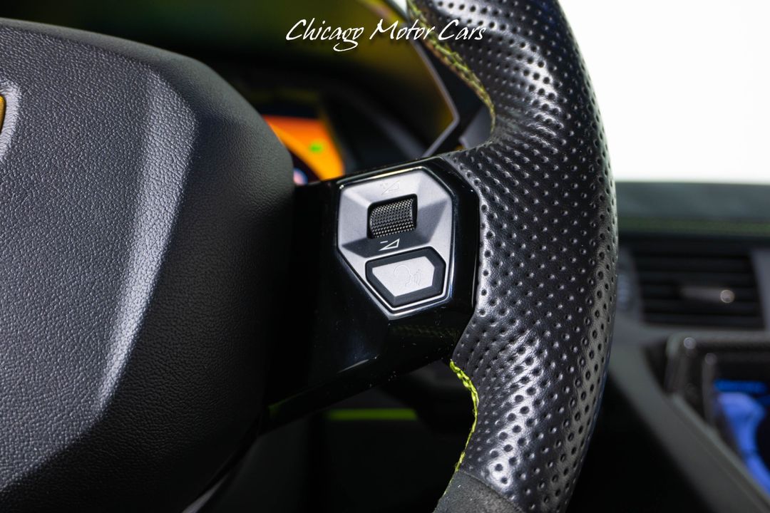 2016 Lamborghini Aventador