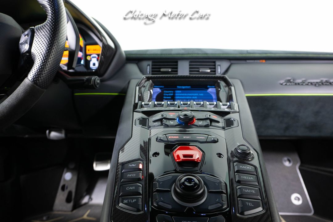 2016 Lamborghini Aventador