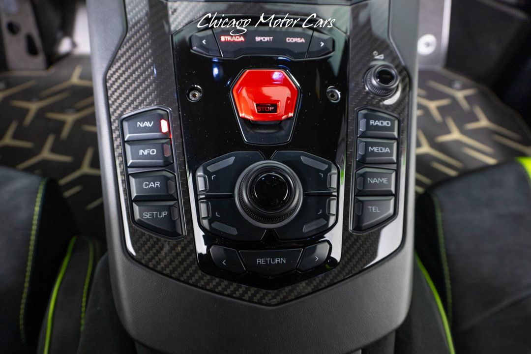 2016 Lamborghini Aventador