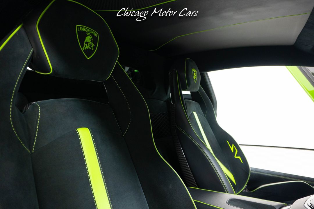 2016 Lamborghini Aventador