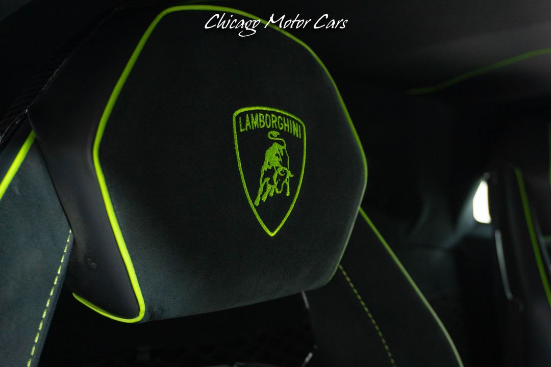 2016 Lamborghini Aventador